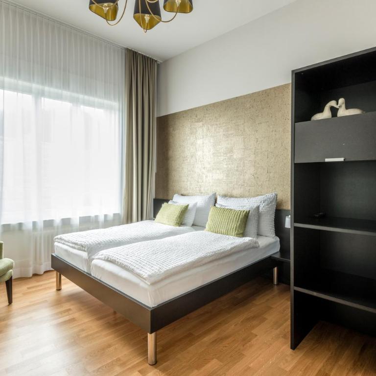Boutique Hotel KARL - Superior Doppelzimmer mit Fluss- und Bergblick - 5