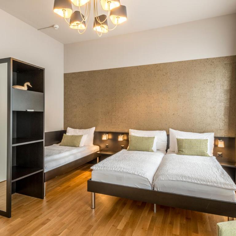 Boutique Hotel KARL - Superior Dreibettzimmer mit Fluss- und Bergblick - 2