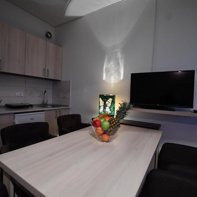 Dvori Apartments 8C - One-Bedroom Apartment - 11