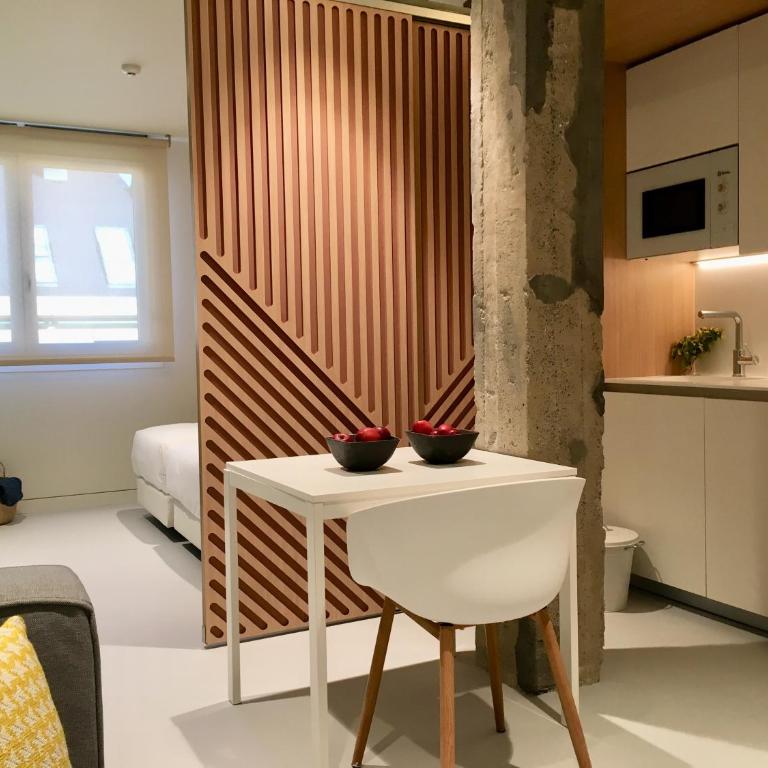 Inside Bilbao Apartments - Comfort One-Bedroom Apartment - 6