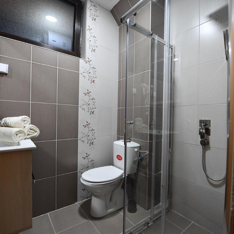 Dvori Apartments 8C - One-Bedroom Apartment - 8