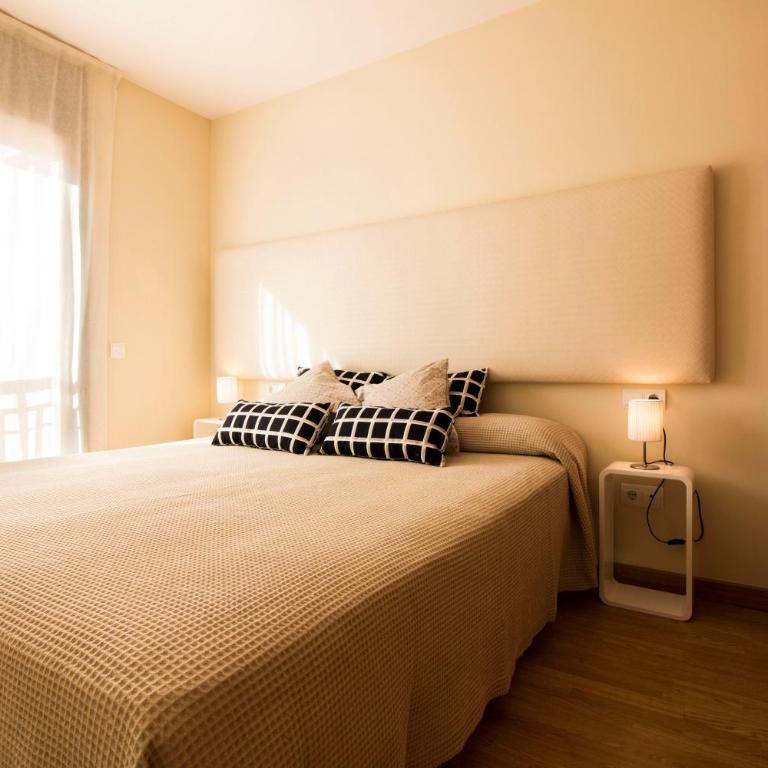 Apartamentos Elcano - Apartamento de 3 dormitorios - 2