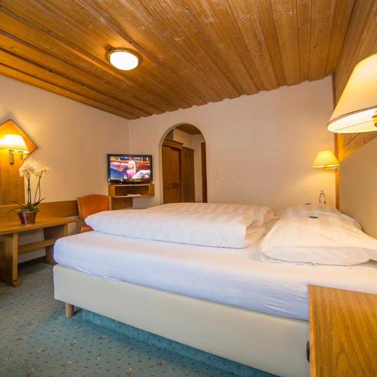 Hotel Cresta - Doppelzimmer mit Balkon - 3