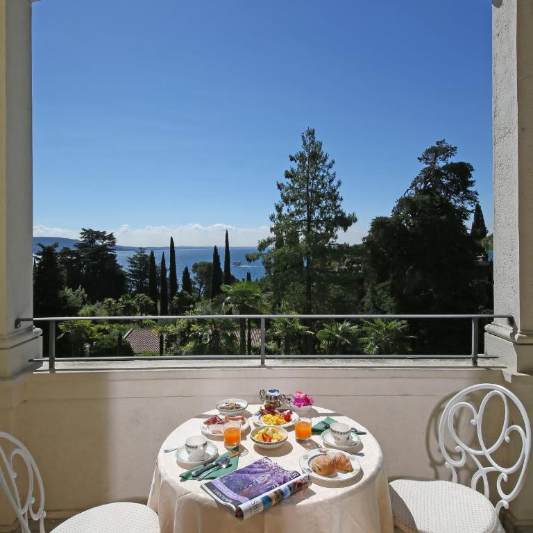 Villa Sofia Hotel - Camera Deluxe Matrimoniale/Doppia con Letti Singoli con Vista Lago - 1