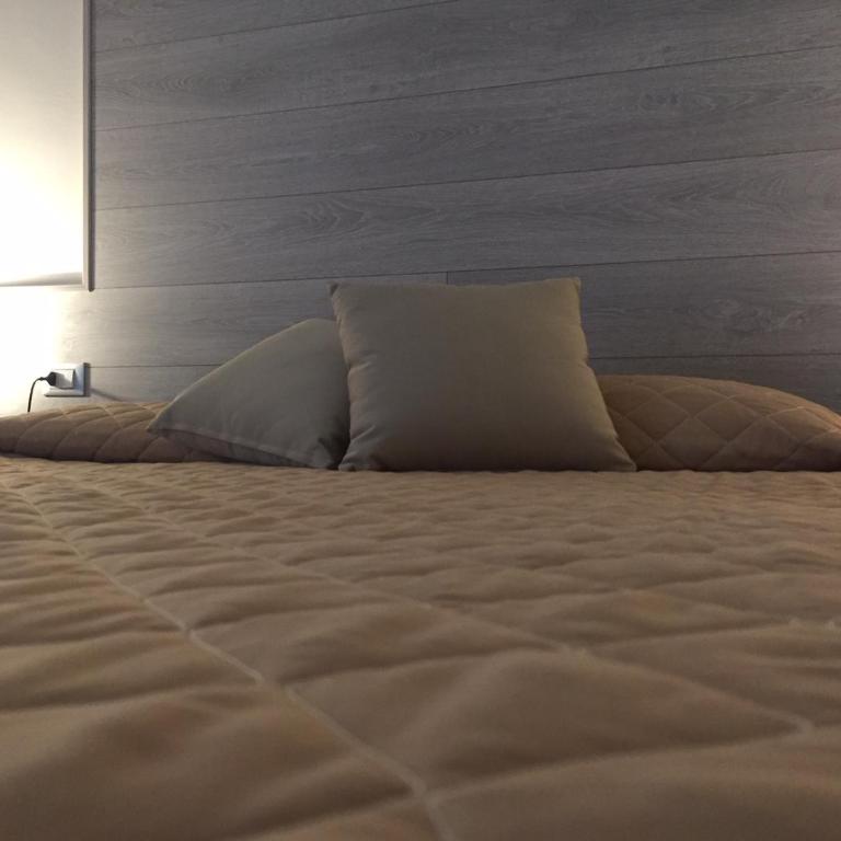 Poloni Apartment - Three-Bedroom Apartment - 9