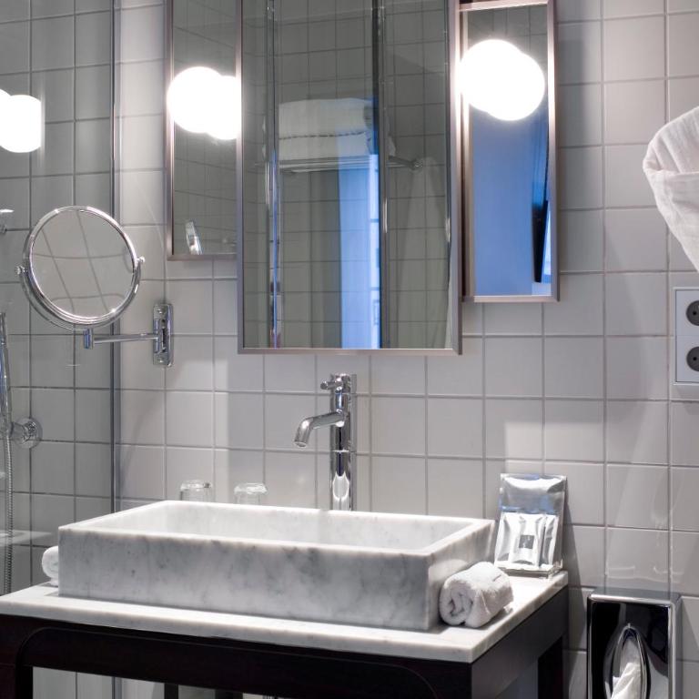 Hotel Saint Dominique - Chambre Lits Jumeaux Confort - 1