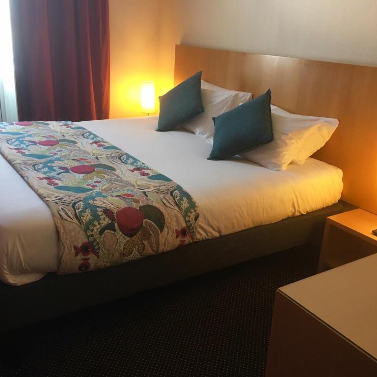 Best Western Adagio Saumur - Chambre Supérieure Lit Queen-Size - 16
