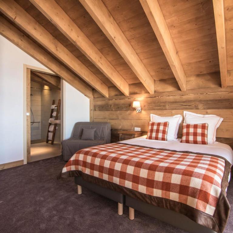 Le Relais du Petit Saint Bernard - Chambre Triple - Accessible aux Personnes à Mobilité Réduite - 2