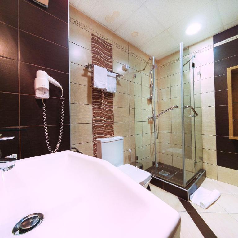 Hill Hotel Wellness & Spa - Dvokrevetna Soba sa Bračnim Krevetom/Zasebnim Krevetima - 5