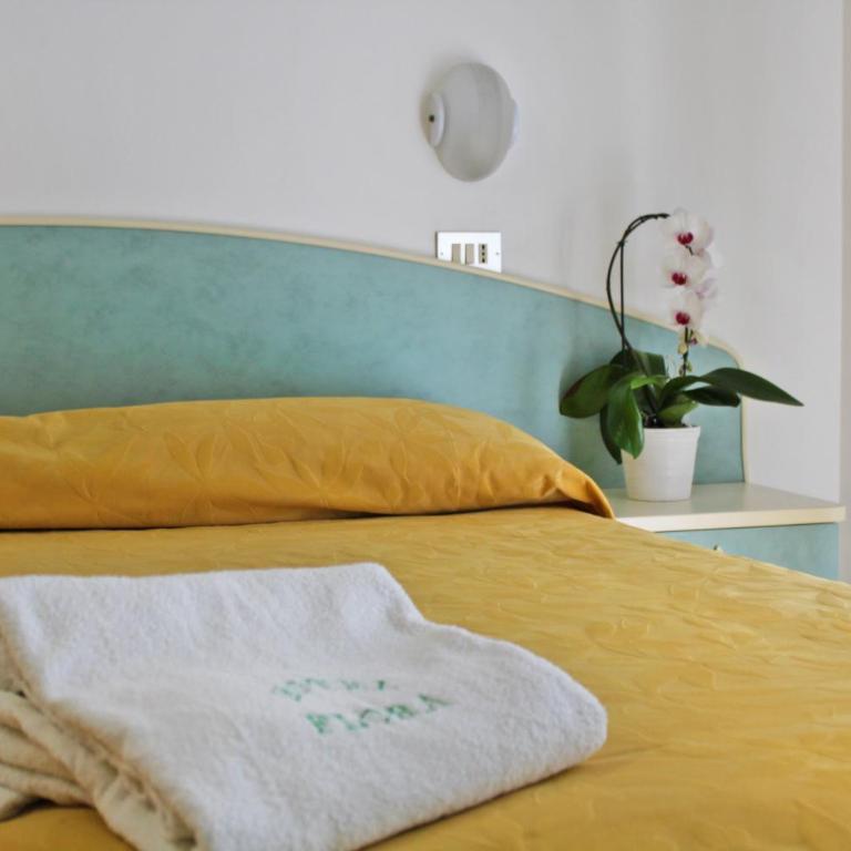 Hotel Flora - Camera Matrimoniale/Doppia con Letti Singoli - 9