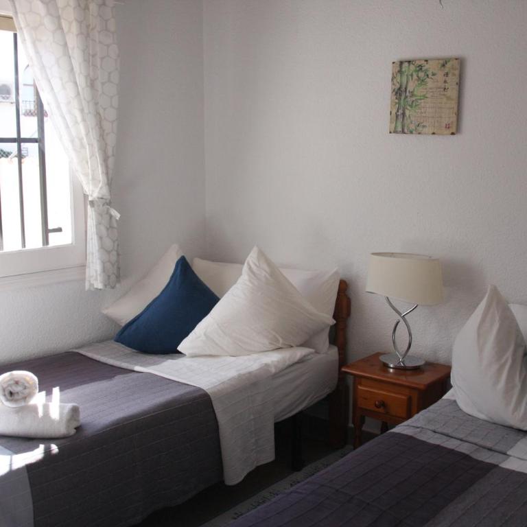 Vista Bahia II Apartments- top floor with balcony views & ground floor with garden and BBQ - Apartment with Sea View - 31