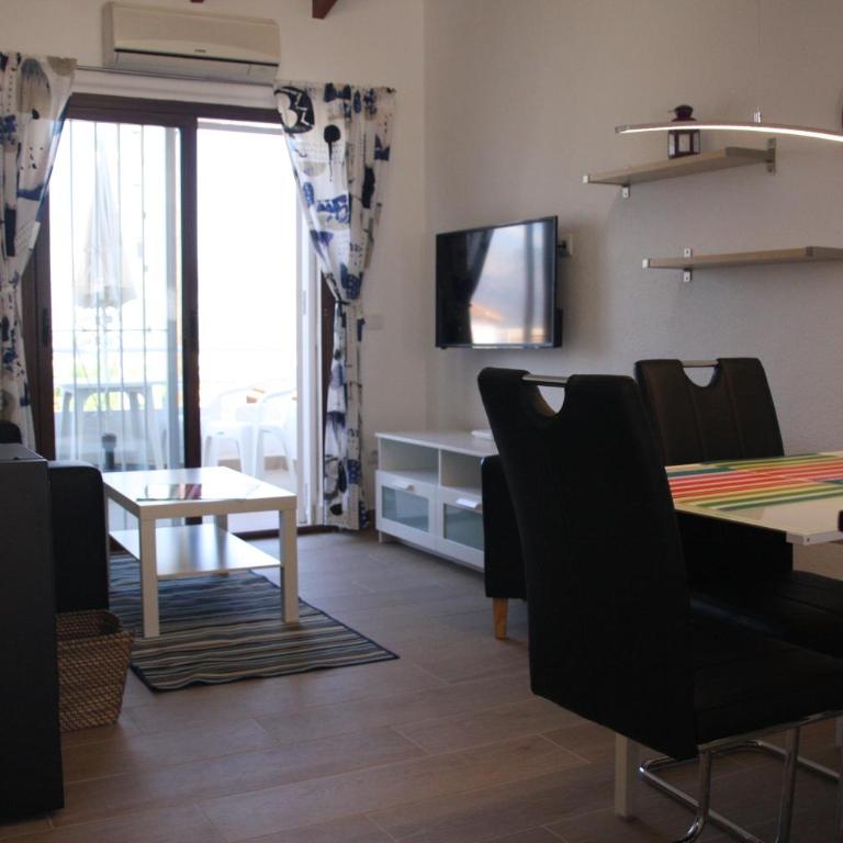 Vista Bahia II Apartments- top floor with balcony views & ground floor with garden and BBQ - Apartment with Sea View - 22