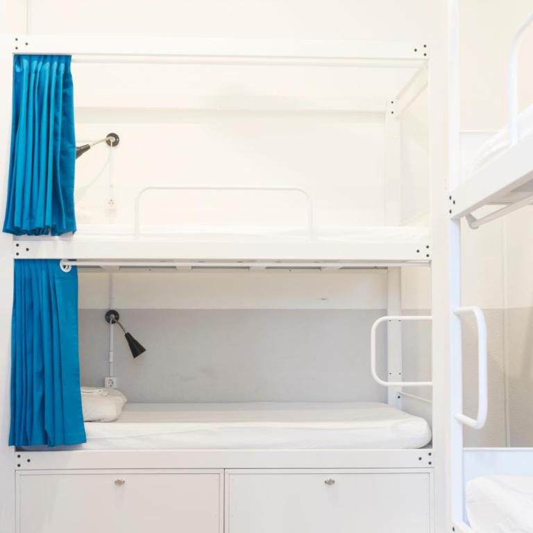 Soul Backpackers Barcelona - Bed in 4-Bed Mixed Dormitory Room - 5