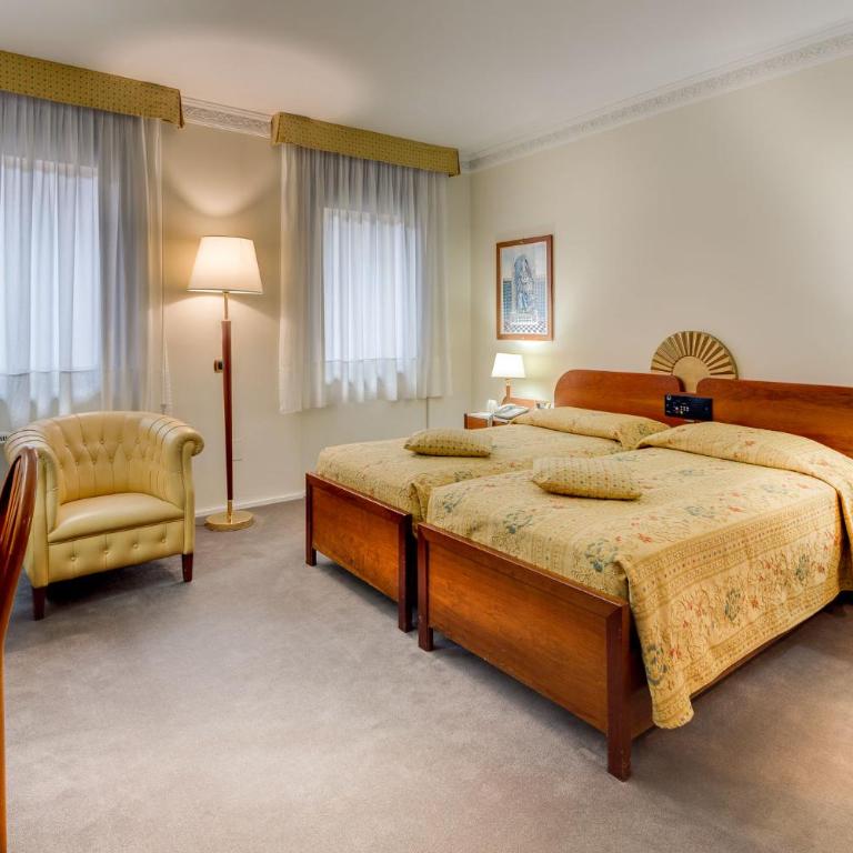 Hotel Roma - Two Connecting Double or Twin Rooms - 1