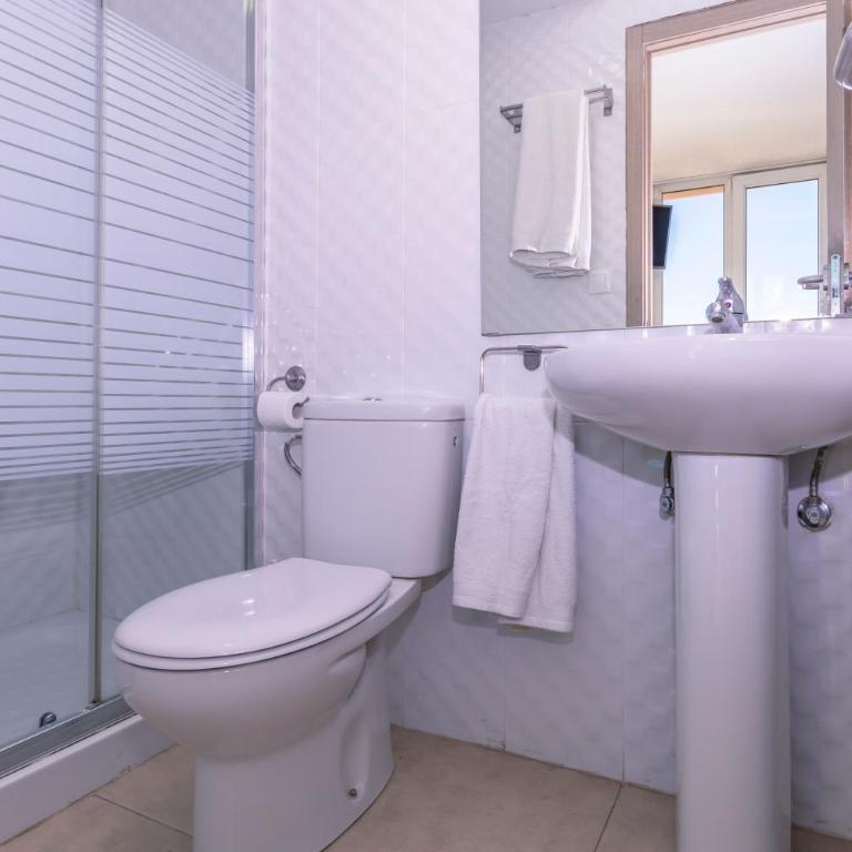 Carihuela Beach Apartamentos - Small Studio with street view - 1