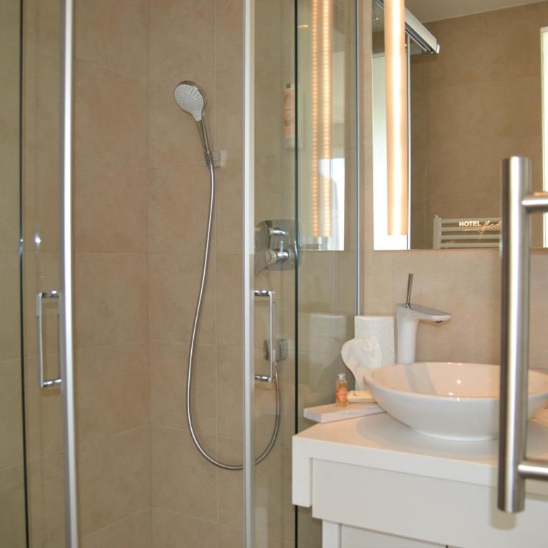 Hotel Hecher - Comfort Doppelzimmer - 12