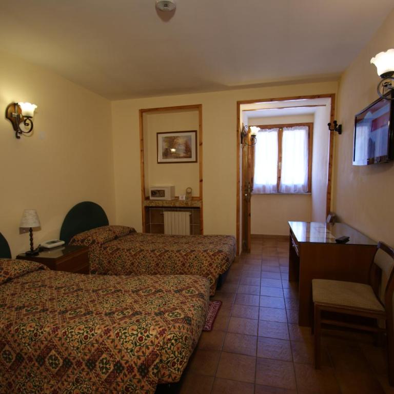Hotel Europa - Camera Doppia con Letti Singoli - 3