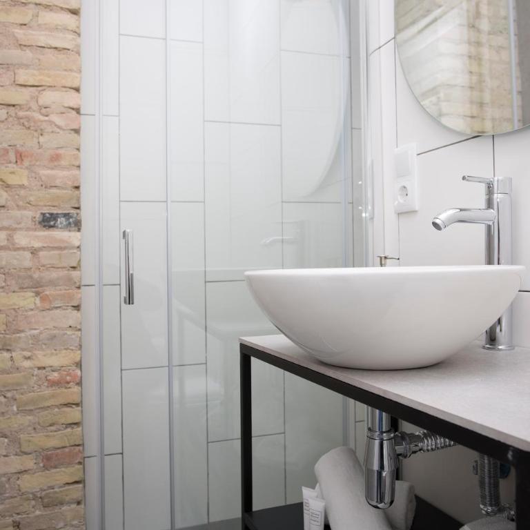SingularStays Parque Central - Three-Bedroom Apartment - 15