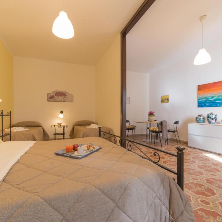 Catania Inn Rooms - Quadruple Room with Balcony - 9