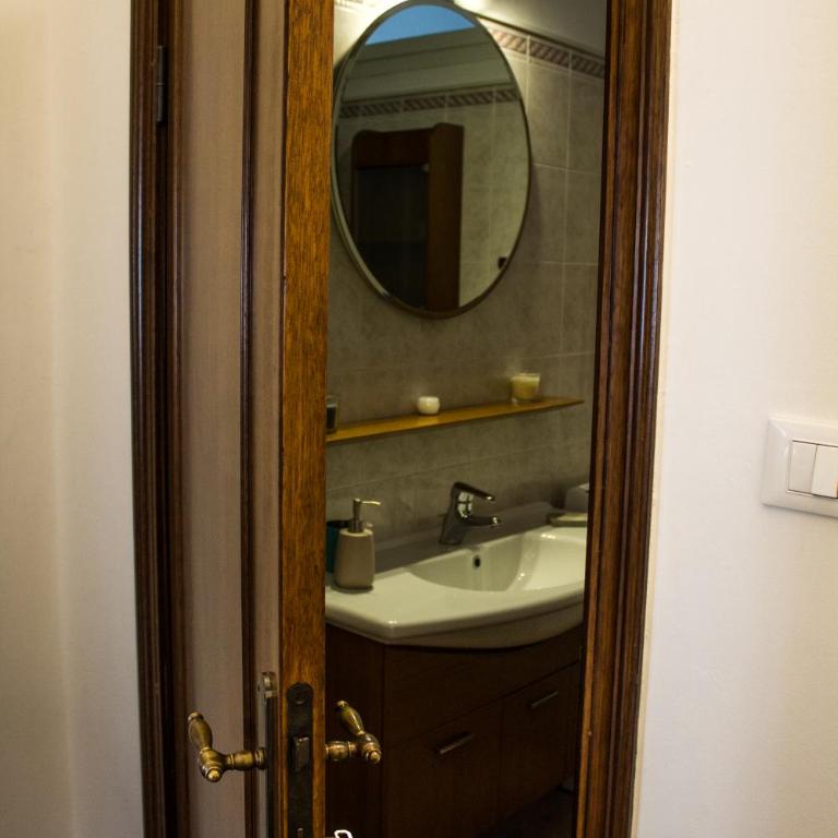 A due passi dal Lumière - Camera Tripla con Bagno in Comune - 14