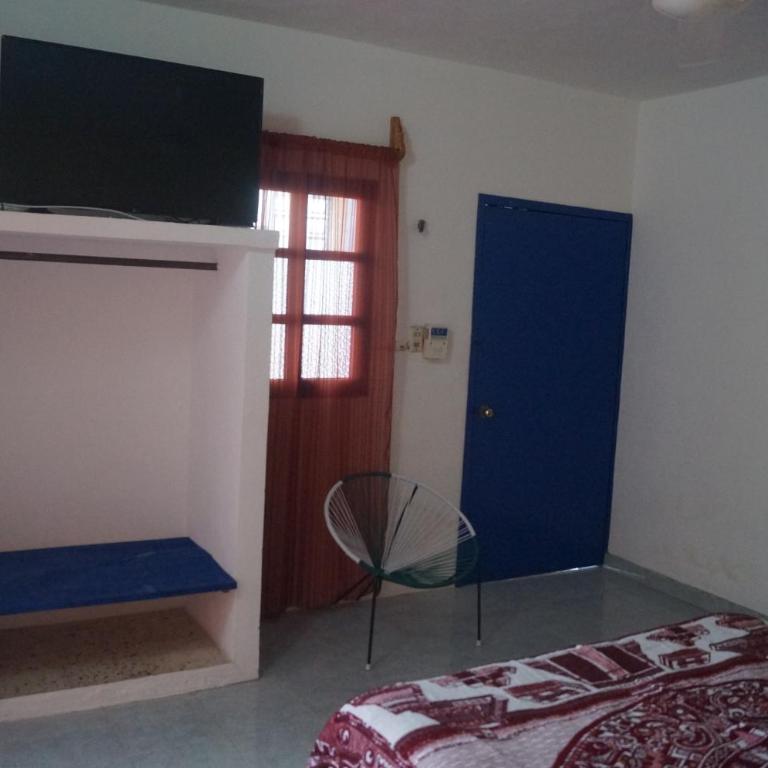 Hostal Las Cruces - Deluxe Double Room with Balcony - 7