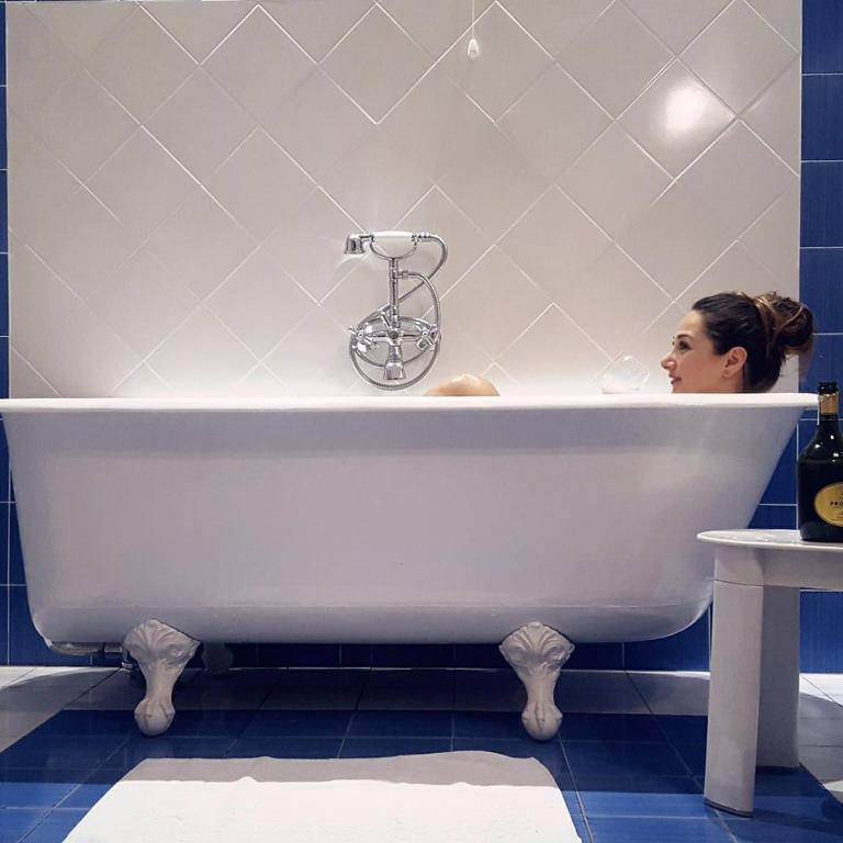 Residenza d'Epoca Palazzo Riblet - Camera Matrimoniale Deluxe con Vasca da Bagno - 1