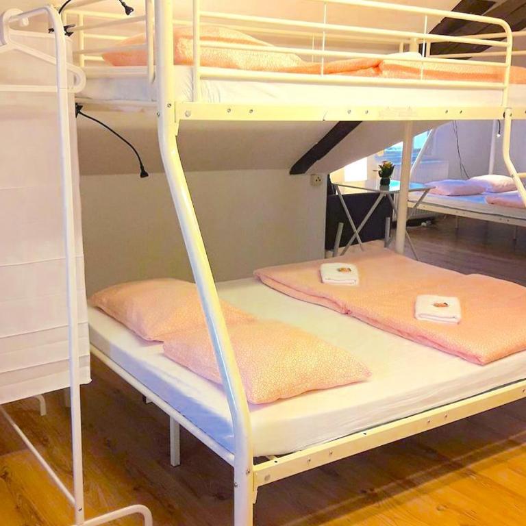 SISHAUS - Private Room Rental - Loft - 8