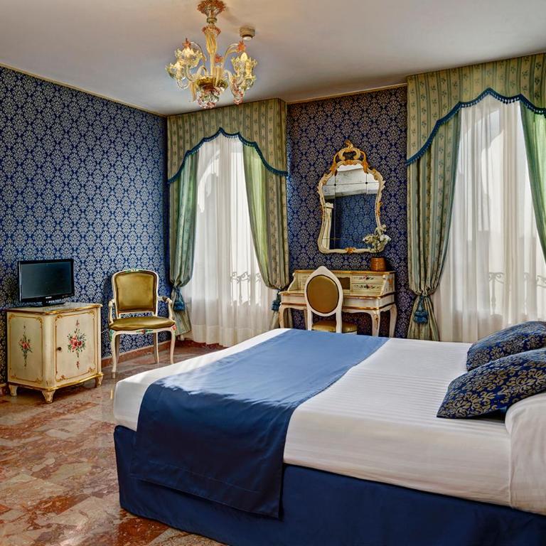 Hotel Tre Archi - Camera Familiare con Vista Canale - 1