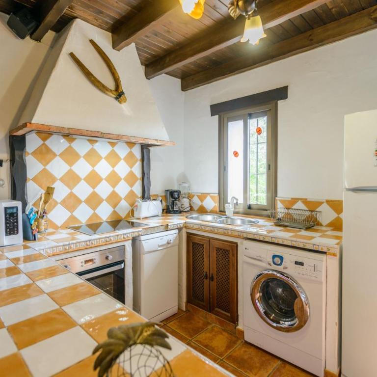 Cubo's Casa La Viña - Four-Bedroom House - 16