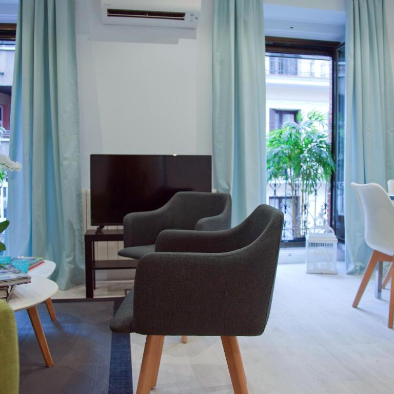 Feelathome Madrid Suites Apartments - Two-Bedroom Apartment - 20