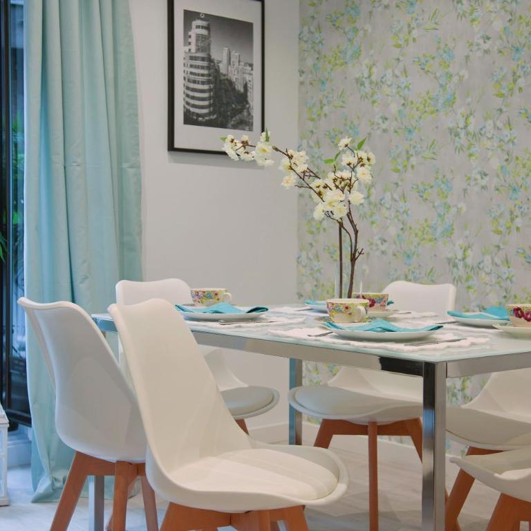 Feelathome Madrid Suites Apartments - Two-Bedroom Apartment - 26
