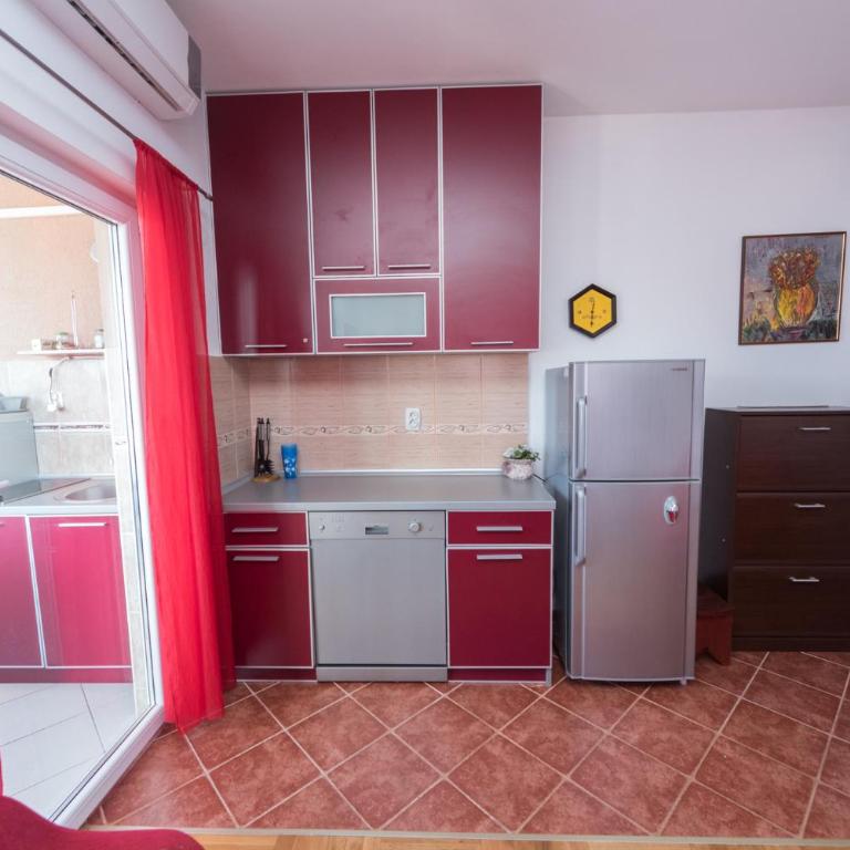 Apartmani Jazz Aleksandra - Porodični Apartman sa Balkonom i Pogledom na More - 14