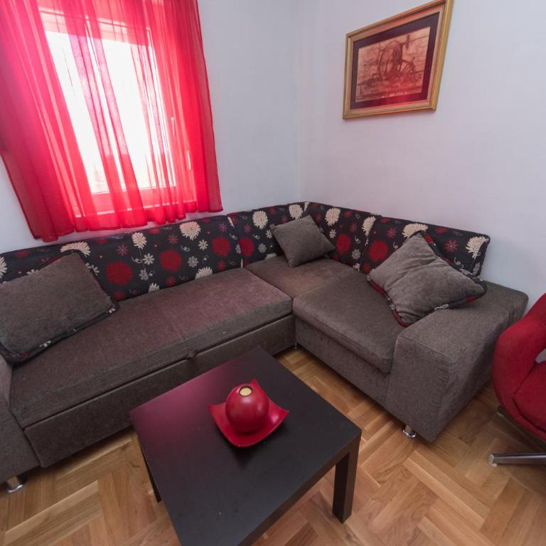 Apartmani Jazz Aleksandra - Porodični Apartman sa Balkonom i Pogledom na More - 13