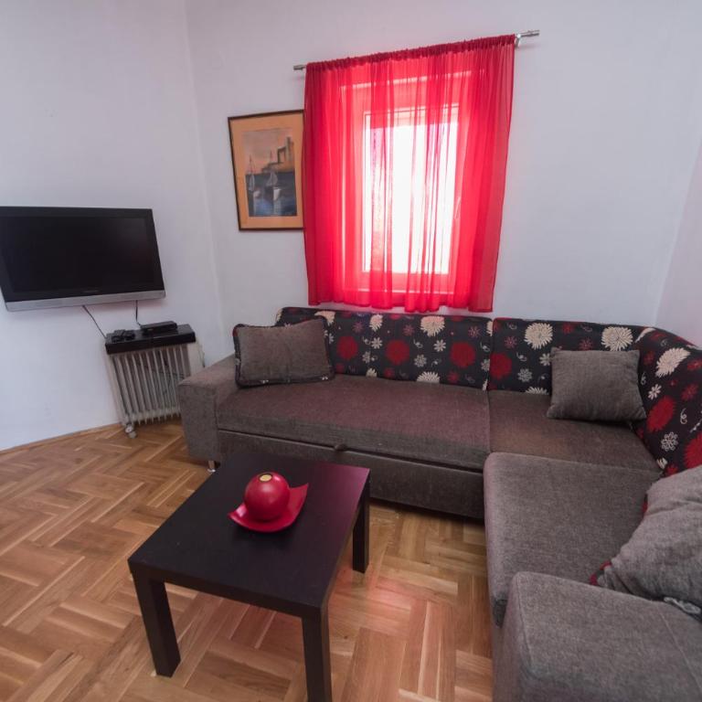 Apartmani Jazz Aleksandra - Porodični Apartman sa Balkonom i Pogledom na More - 12