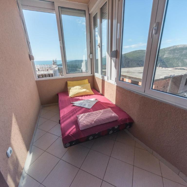 Apartmani Jazz Aleksandra - Porodični Apartman sa Balkonom i Pogledom na More - 10