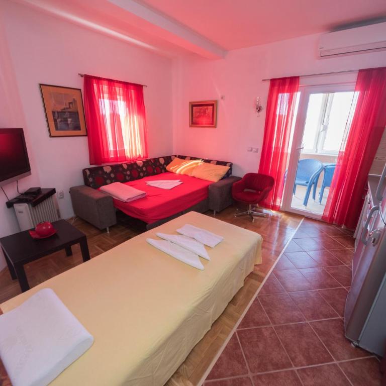 Apartmani Jazz Aleksandra - Porodični Apartman sa Balkonom i Pogledom na More - 9
