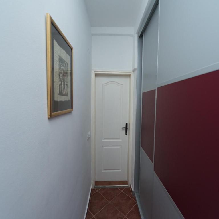 Apartmani Jazz Aleksandra - Porodični Apartman sa Balkonom i Pogledom na More - 7