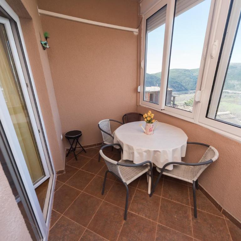 Apartmani Jazz Aleksandra - Apartman sa Jednom Spavaćom Sobom i Balkonom (4 Odrasle Osobe) - 23