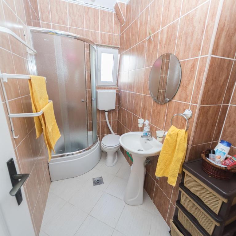 Apartmani Jazz Aleksandra - Apartman sa Jednom Spavaćom Sobom i Balkonom (4 Odrasle Osobe) - 19