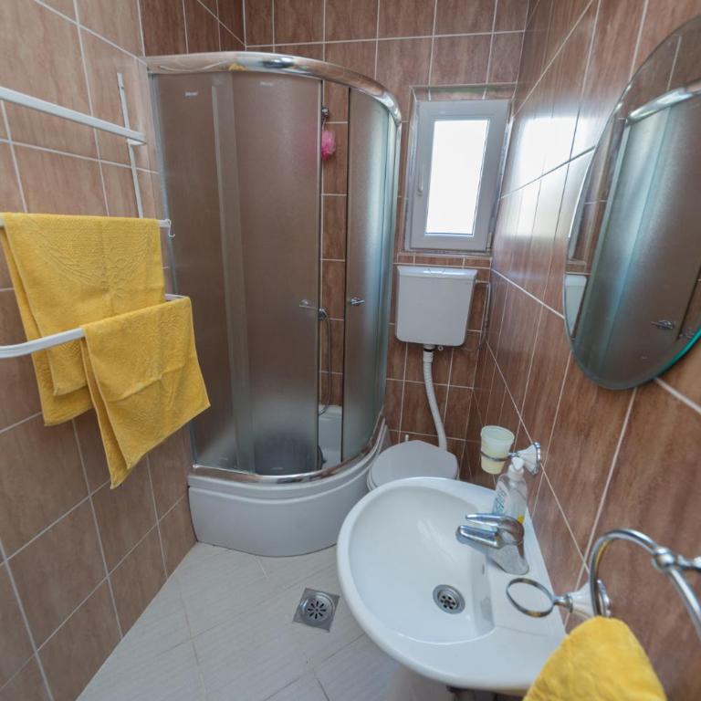 Apartmani Jazz Aleksandra - Apartman sa Jednom Spavaćom Sobom i Balkonom (4 Odrasle Osobe) - 16