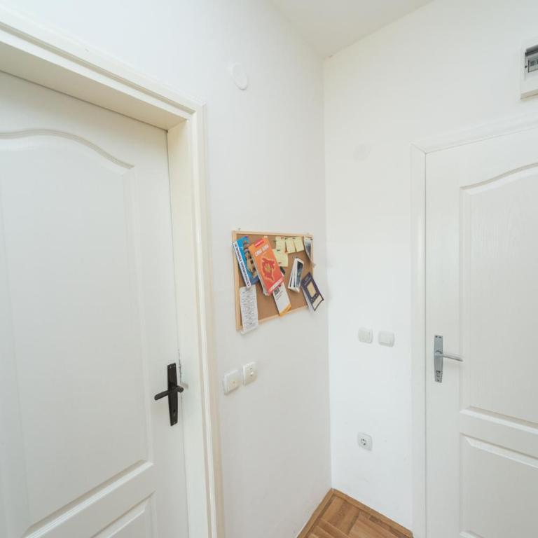 Apartmani Jazz Aleksandra - Apartman sa Jednom Spavaćom Sobom i Balkonom (4 Odrasle Osobe) - 11