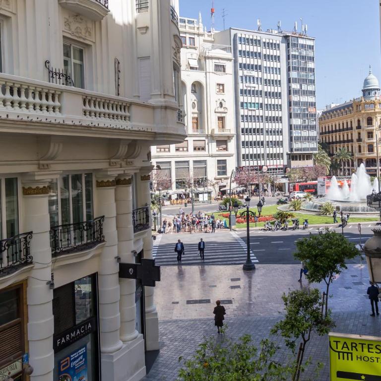 Valencia Just in the Middle - Apartment with Balcony - 16
