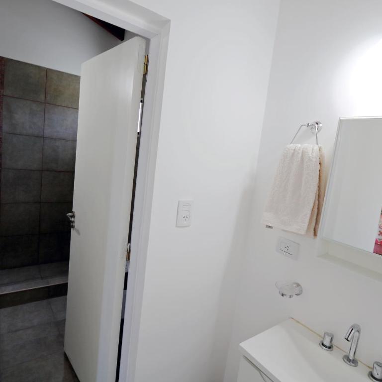 Hermosa Casa con Pileta Roldán Funes Rosario - Casa - 31