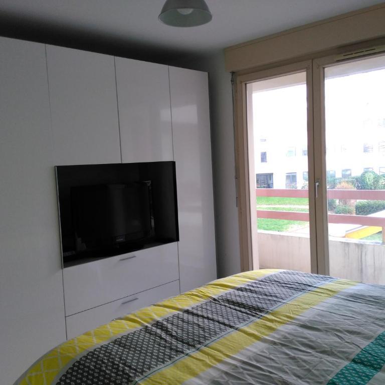 Bel et spacieux appartement de 84 m² avec parking très proche du Métro Garibaldi - Appartement - 11