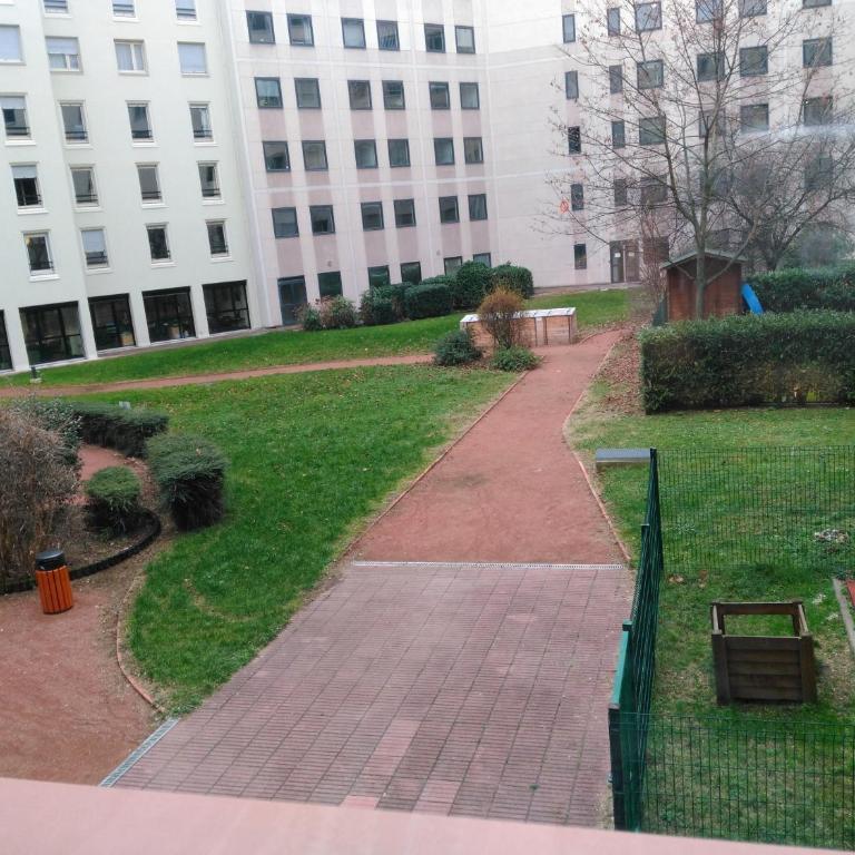 Bel et spacieux appartement de 84 m² avec parking très proche du Métro Garibaldi - Appartement - 19