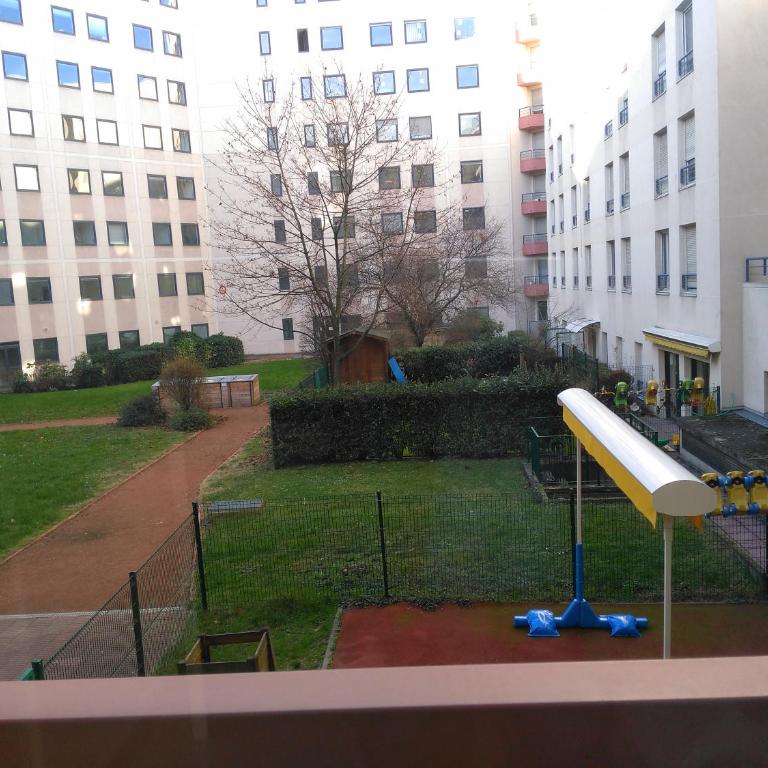 Bel et spacieux appartement de 84 m² avec parking très proche du Métro Garibaldi - Appartement - 16