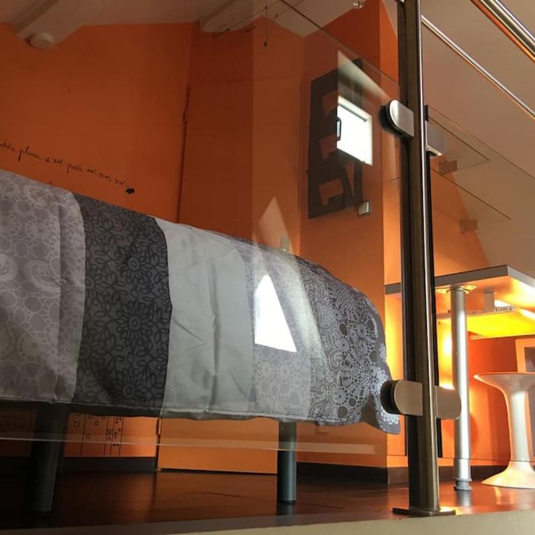 Le Cocon De Notre Dame - Four-Bedroom Loft Apartment with Sauna - 25