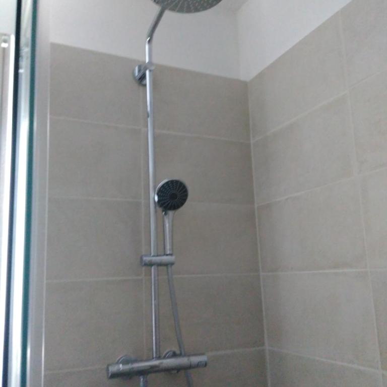 Bel et spacieux appartement de 84 m² avec parking très proche du Métro Garibaldi - Appartement - 32