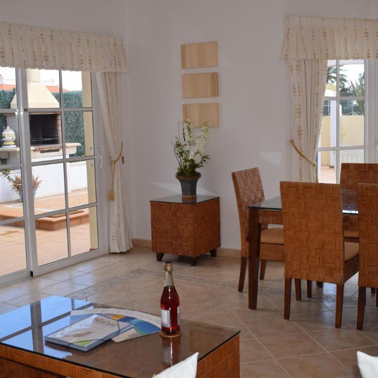 Villa Rochelle - Villa with Private Pool - 37