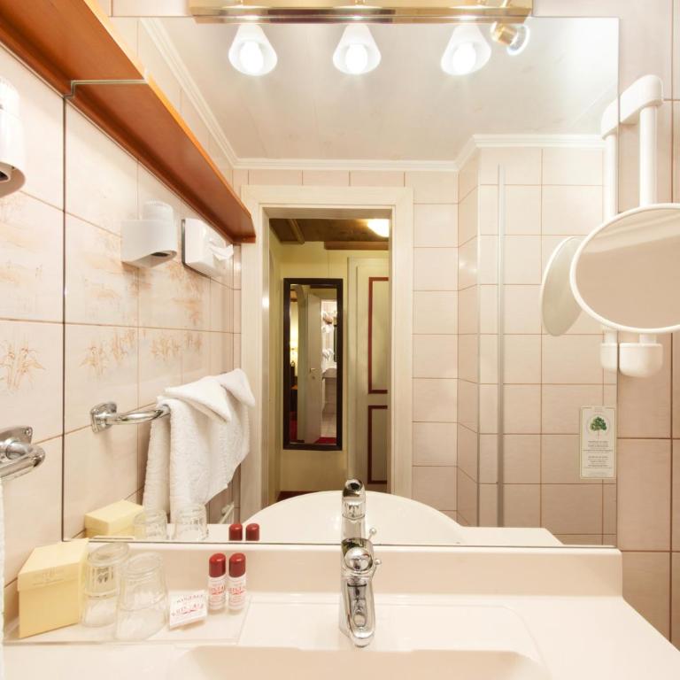 Hotel Kristall - Adults Only - Standard Doppelzimmer mit Bergblick - 4